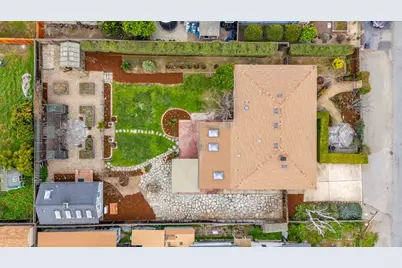 2025 Yorkshire Way, Mountain View, CA 94040 - Photo 3