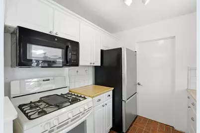 2025 Yorkshire Way, Mountain View, CA 94040 - Photo 17