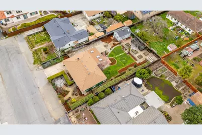 2025 Yorkshire Way, Mountain View, CA 94040 - Photo 5