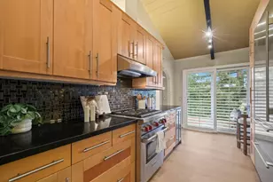 184 Sand Hill Cir, Menlo Park, CA 94025 - Photo 15