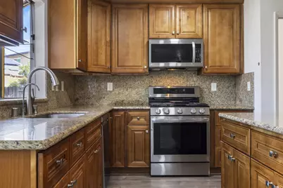 800 Treasure Ln, Manteca, CA 95337 - Photo 9