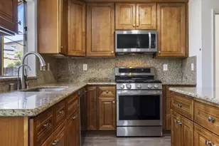 800 Treasure Ln, Manteca, CA 95337 - Photo 9