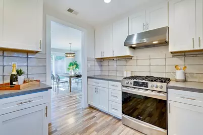 5596 Vassar Dr, San Jose, CA 95118 - Photo 11