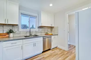 5596 Vassar Dr, San Jose, CA 95118 - Photo 13