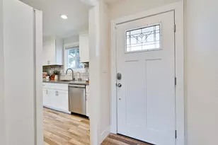 5596 Vassar Dr, San Jose, CA 95118 - Photo 5