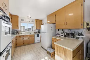 217 Bay Vw Dr, San Carlos, CA 94070 - Photo 17