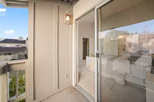 19224 Vineyard Ln, Saratoga, CA 95070 - Photo 25