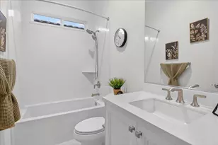 2102 White Oak Dr, Hollister, CA 95023 - Photo 15