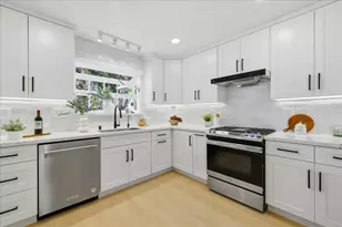 992 Hibiscus Ln, San Jose, CA 95117 - Photo 11