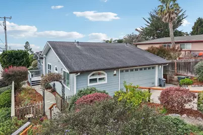 696 Francisco St, El Granada, CA 94018 - Photo 23