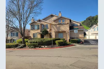 10711 Wallace Ln, Dublin, CA 94568 - Photo 3