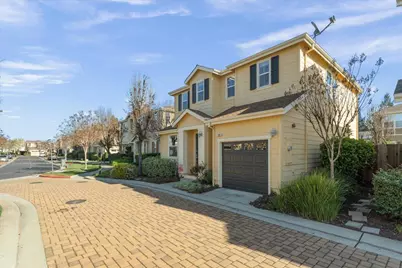 704 Tennyson Dr, Gilroy, CA 95020 - Photo 3