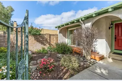 4845 Los Arboles Pl, Fremont, CA 94536 - Photo 3