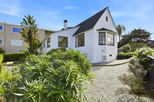 115 1st St, Pacific Grove, CA 93950 - Photo 9