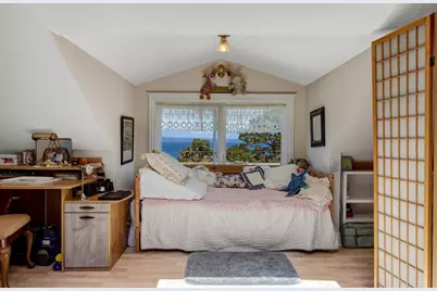 131 7th St, Pacific Grove, CA 93950 - Photo 33