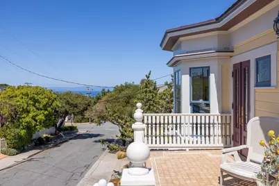 131 7th St, Pacific Grove, CA 93950 - Photo 39