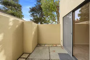 1067 Padre Dr 2, Salinas, CA 93901 - Photo 21