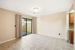 1067 Padre Dr 2, Salinas, CA 93901 - Photo 7