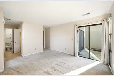 1067 Padre Dr 2, Salinas, CA 93901 - Photo 13