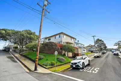 301 7th St, Pacific Grove, CA 93950 - Photo 3