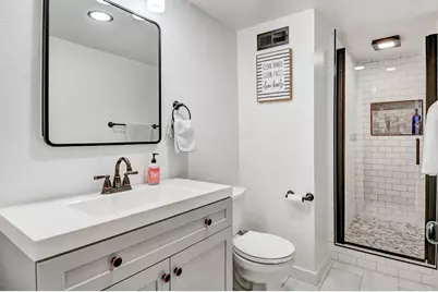 2323 Mastlands Dr, Oakland, CA 94611 - Photo 11