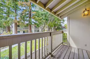 19124 Vineyard Ln, Saratoga, CA 95070 - Photo 17