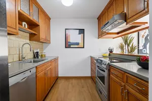 125 Connemara Way 32, Sunnyvale, CA 94087 - Photo 13