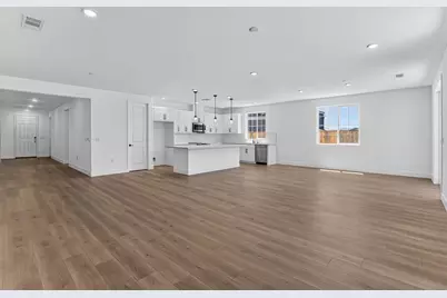 136 Golden Gate Ln, Vacaville, CA 95687 - Photo 9