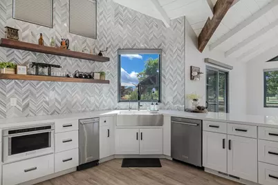 1220 S Ridgemark Dr, Hollister, CA 95023 - Photo 15