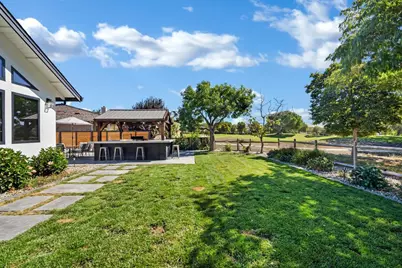 1220 S Ridgemark Dr, Hollister, CA 95023 - Photo 59