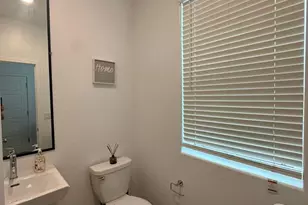 2732 E Teaberry Dr, Fresno, CA 93730 - Photo 35