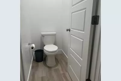 2732 E Teaberry Dr, Fresno, CA 93730 - Photo 35