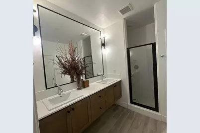 2732 E Teaberry Dr, Fresno, CA 93730 - Photo 29