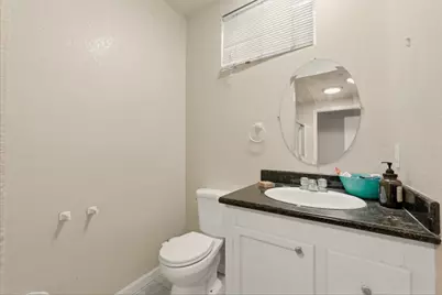 325 E Saint John St, San Jose, CA 95112 - Photo 19