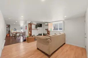 1090 S 7th St, San Jose, CA 95112 - Photo 11