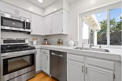 7814 Knollbrook Dr, Pleasanton, CA 94588 - Photo 21