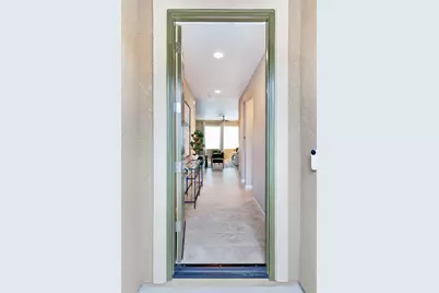 2037 E Christensen Dr, Fresno, CA 93730 - Photo 11