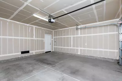 2037 E Christensen Dr, Fresno, CA 93730 - Photo 37