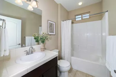 2037 E Christensen Dr, Fresno, CA 93730 - Photo 27