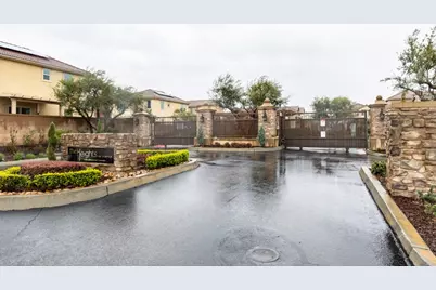 2037 E Christensen Dr, Fresno, CA 93730 - Photo 5