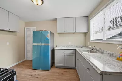 6928 Fresno St, Oakland, CA 94605 - Photo 11