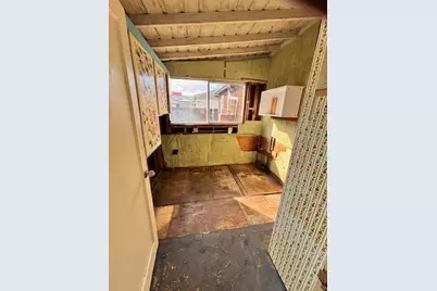 65 Bayshore Cir, San Bruno, CA 94066 - Photo 15