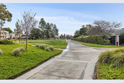 18 Cape Hatteras Ct, Redwood City, CA 94065 - Photo 45