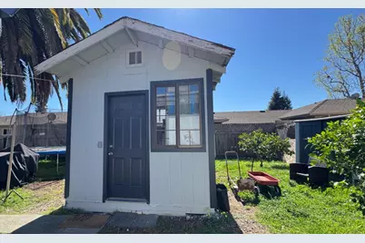 22947 Sutro St, Hayward, CA 94541 - Photo 17