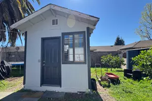 22947 Sutro St, Hayward, CA 94541 - Photo 17