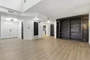 4728 Park Encino Ln 318, Encino, CA 91436 - Photo 13