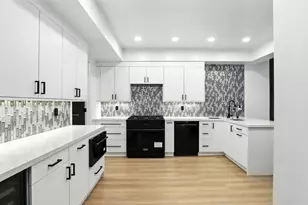 4728 Park Encino Ln 318, Encino, CA 91436 - Photo 21