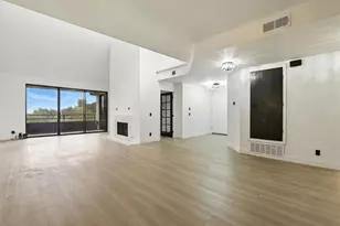 4728 Park Encino Ln 318, Encino, CA 91436 - Photo 9