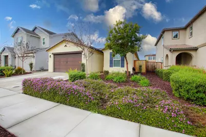 542 Cadiz Dr, Hollister, CA 95023 - Photo 3