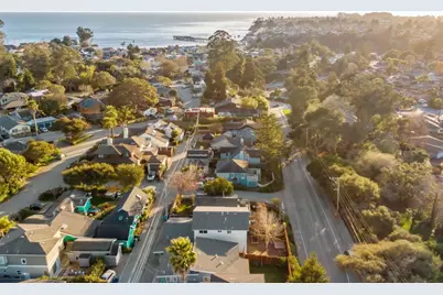 404 Monterey Ave, Capitola, CA 95010 - Photo 9